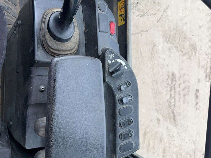 komatsu-wa270-image-49