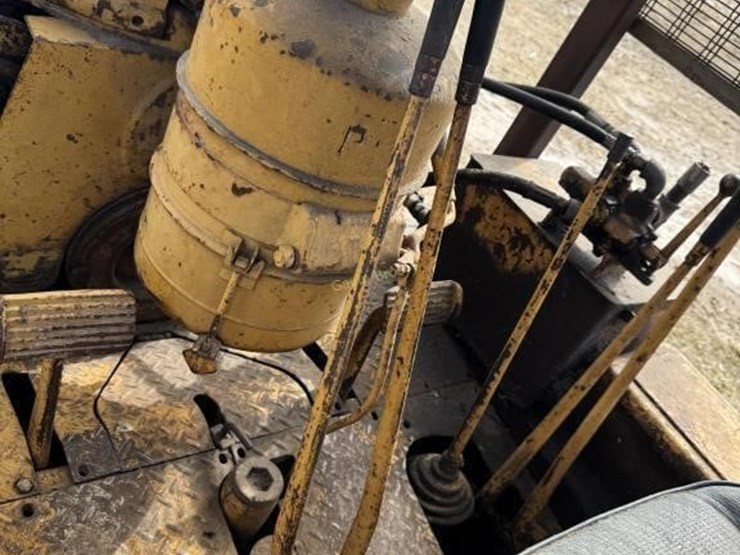 caterpillar-d6-image-18