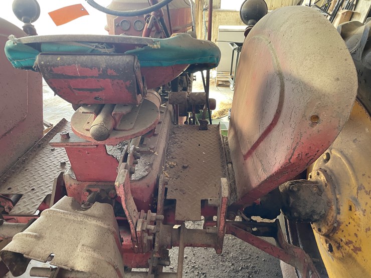 1958-massey-ferguson-33-image-21