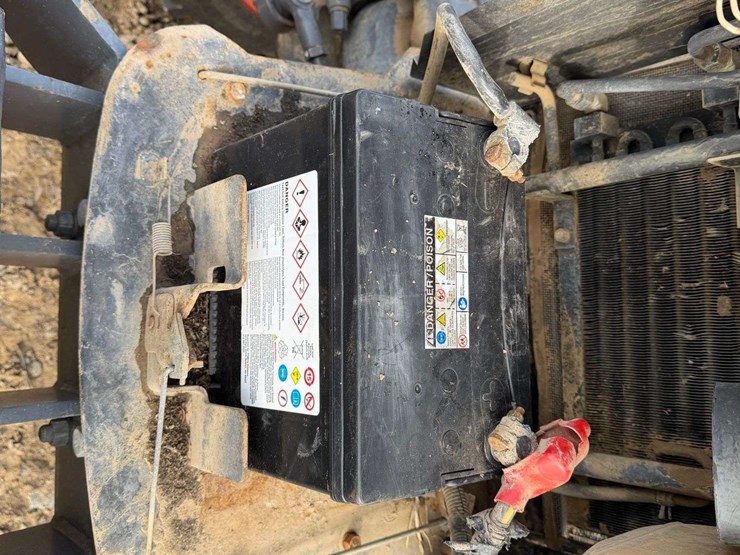 2014-kubota-m8540n-image-25