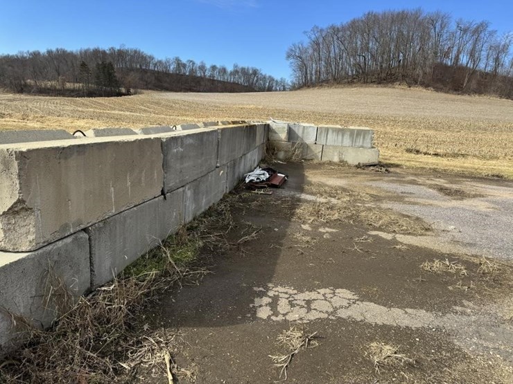 17-6'-cement-blocks---off-site-image-4