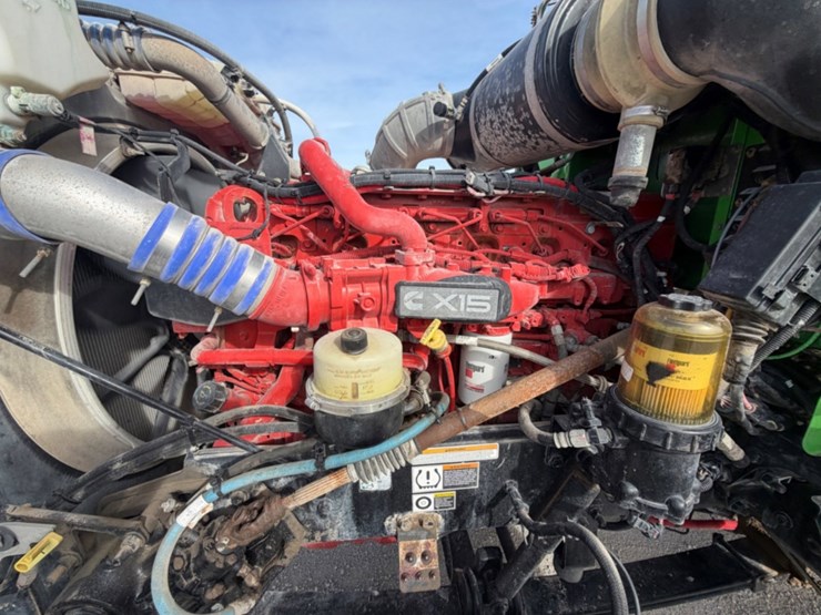 2021-peterbilt-367-image-13