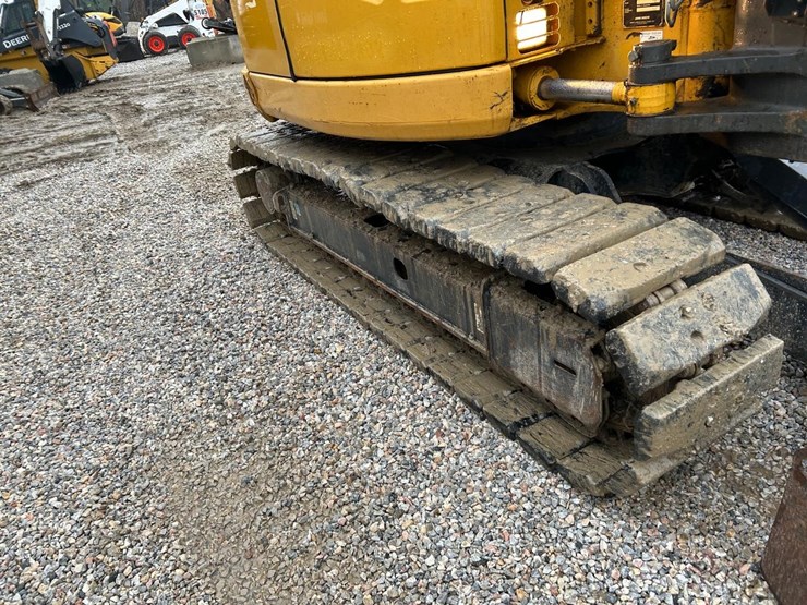 2019-deere-85g-image-11