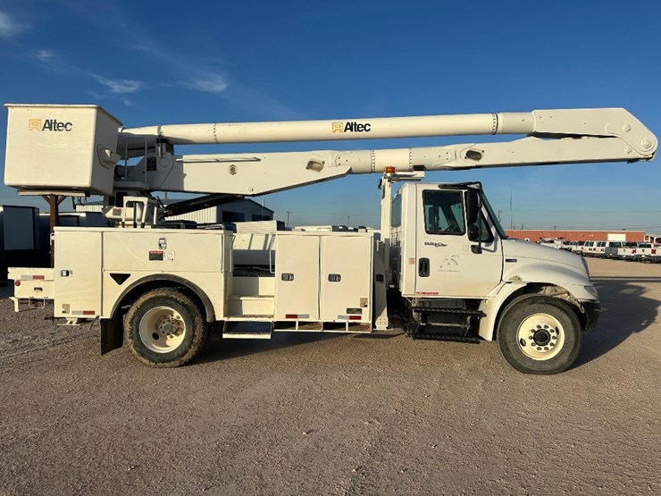 2012-international-durastar-4300-image-4