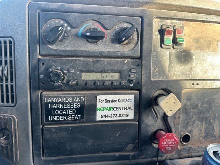 2012-international-durastar-4300-image-13