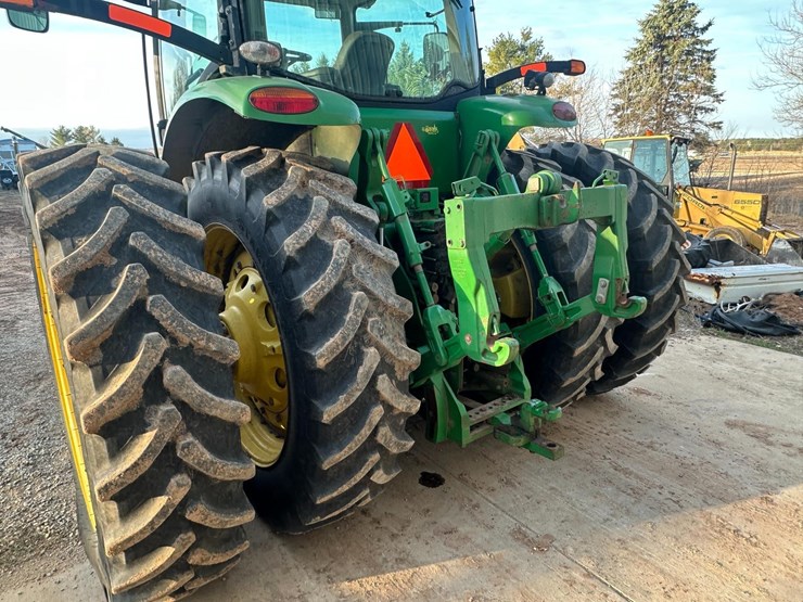 john-deere-8260r-image-9