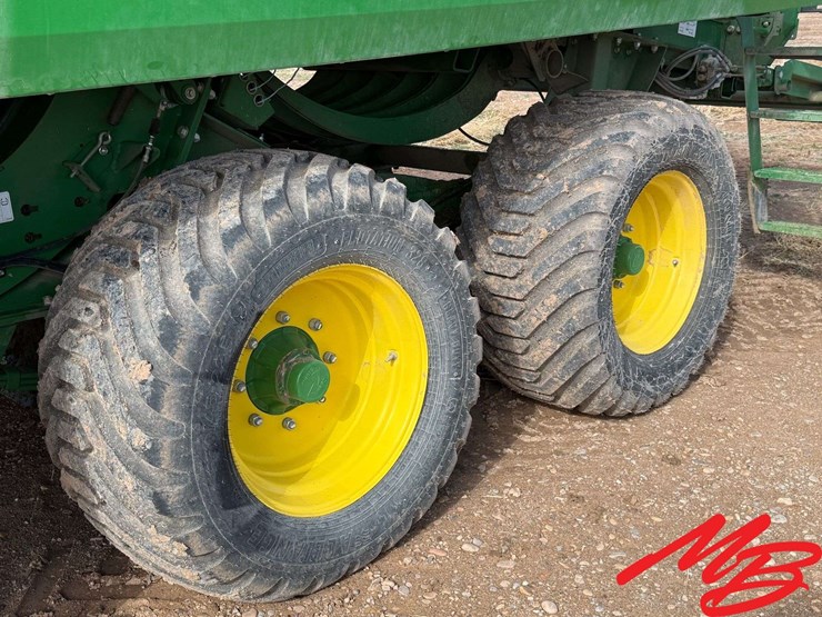 2022-john-deere-l341-image-21