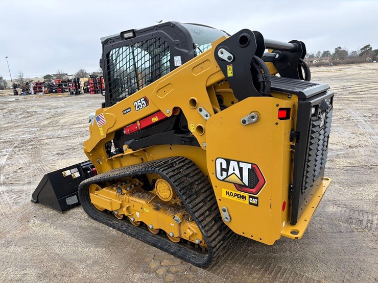2025-caterpillar-255-image-5