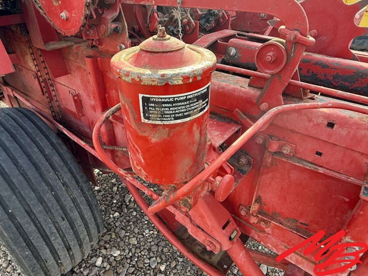 new-holland-426-image-6