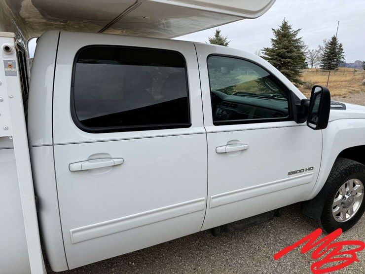 2014-chevrolet-silverado-2500-image-30