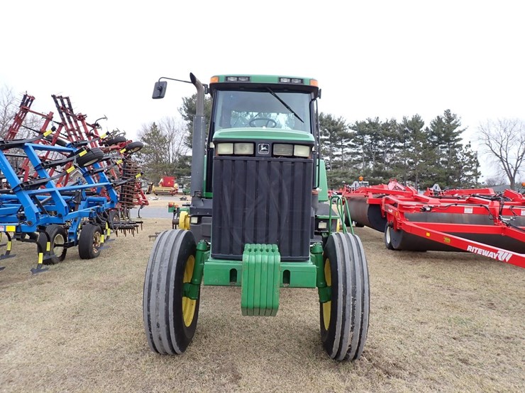 john-deere-8200-image-2