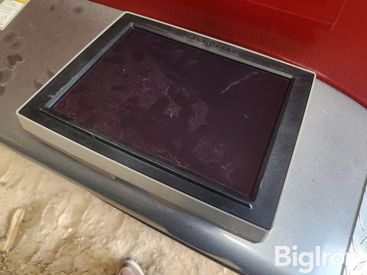 john-deere-10-image-1