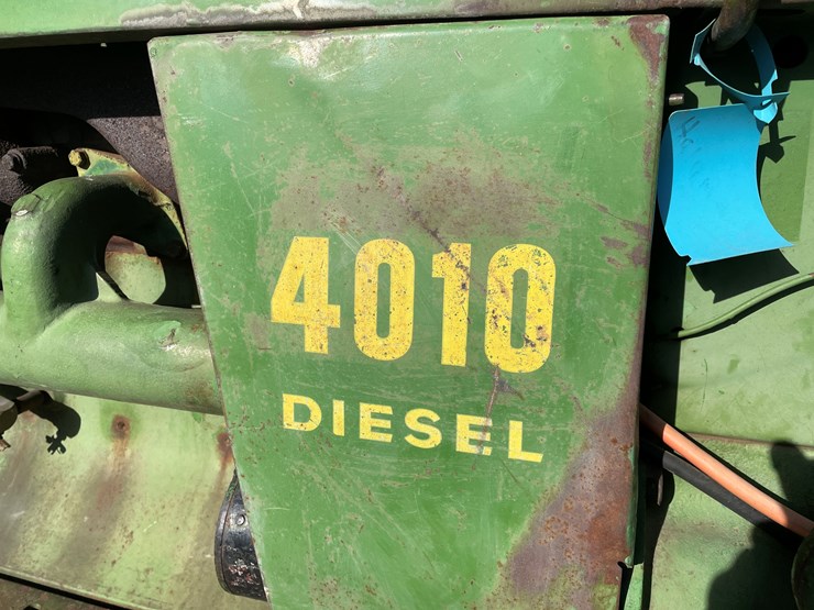 john-deere-4010-image-11