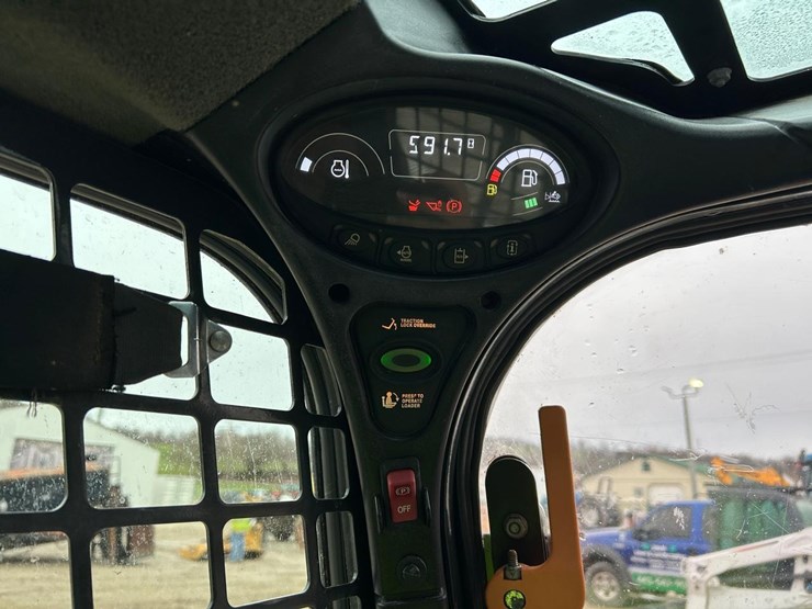 2023-bobcat-t770-image-28