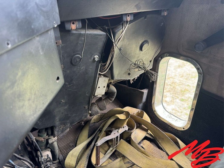 1990-freightliner-fld120-image-26