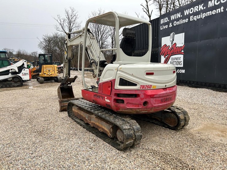 2015-takeuchi-tb260-image-2