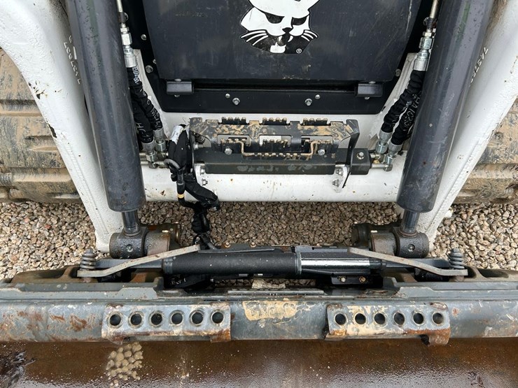 2022-bobcat-t76-image-10