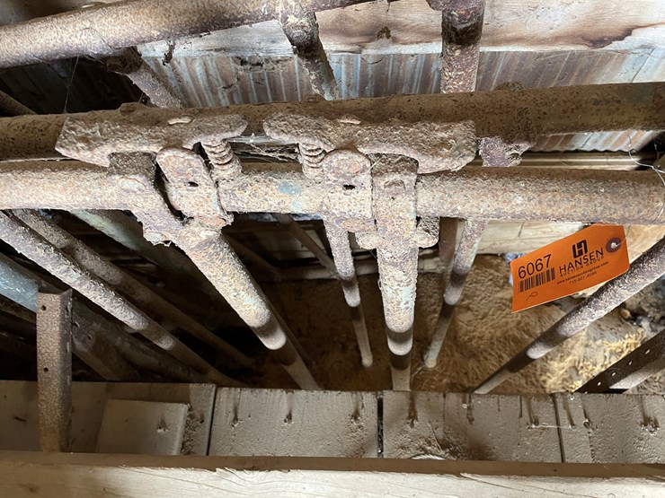 #6067-•-free-stall-stanchion-image-3