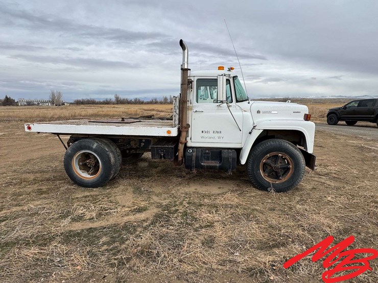 1977-international-1750-image-4