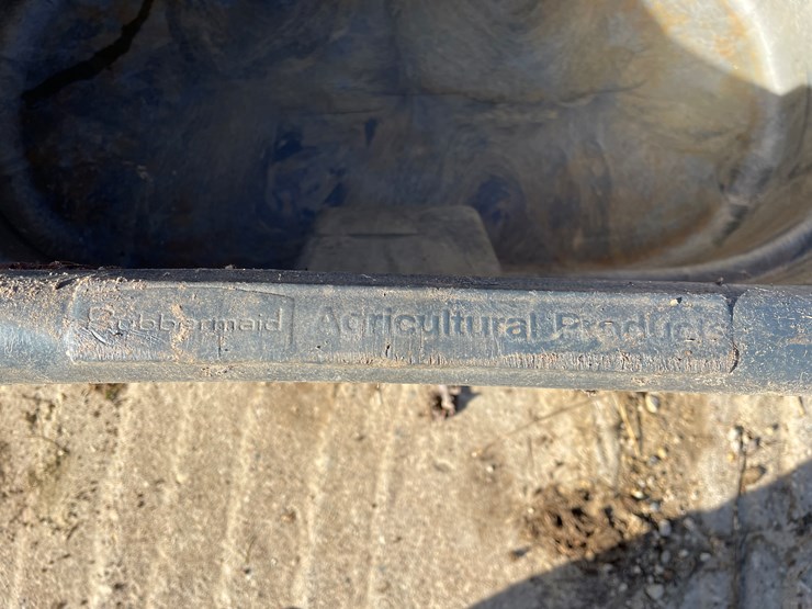 #6074-•-rubbermaid-poly-tank-image-15