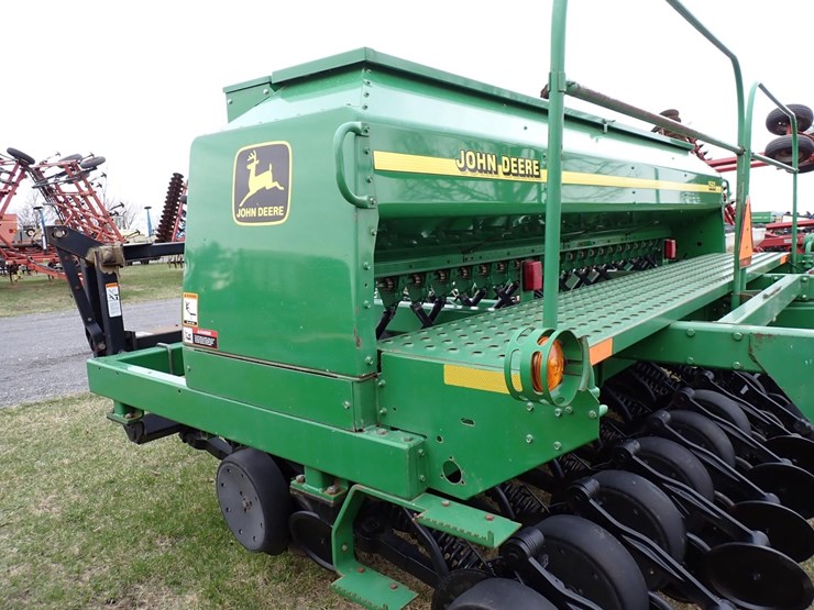 2021-john-deere-1560-image-9