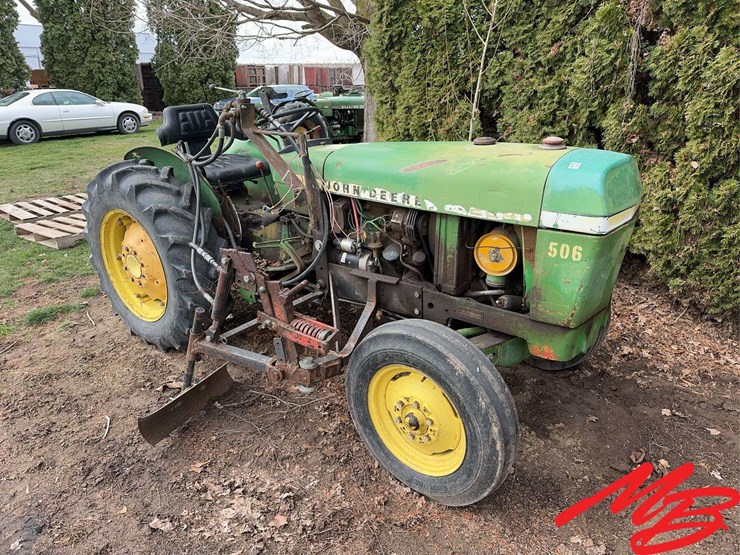 john-deere-2240-image-1