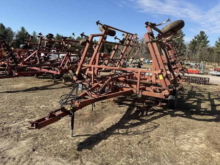 kewanee-24'-field-cultivator-with-drag-image-1