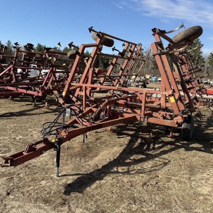 Kewanee 24' Field Cultivator with Drag