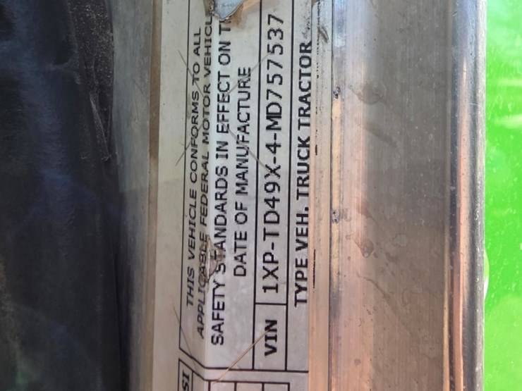 2021-peterbilt-367-image-2