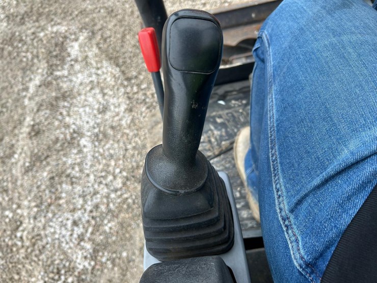 2015-kubota-u35-4-image-26