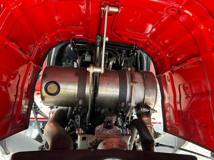 2015-massey-ferguson-1734e-image-12