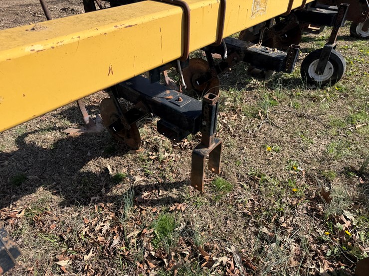 2000-landoll-2000-image-40