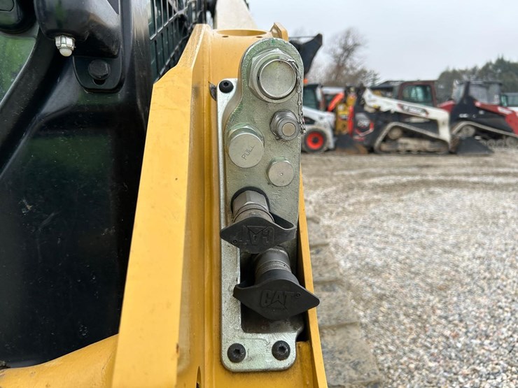 2024-caterpillar-255-image-11