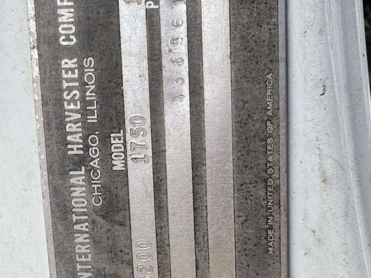 1977-international-1750-image-12