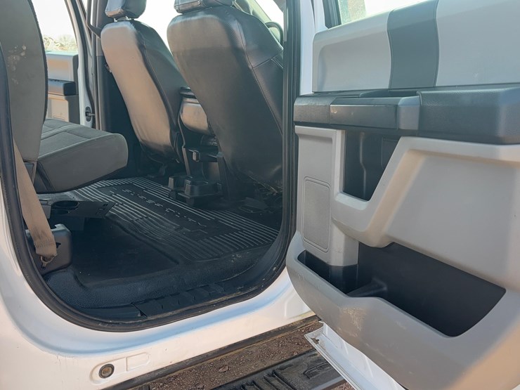 2017-ford-f550-image-11