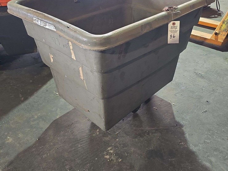 poly-bin-on-casters-image-1