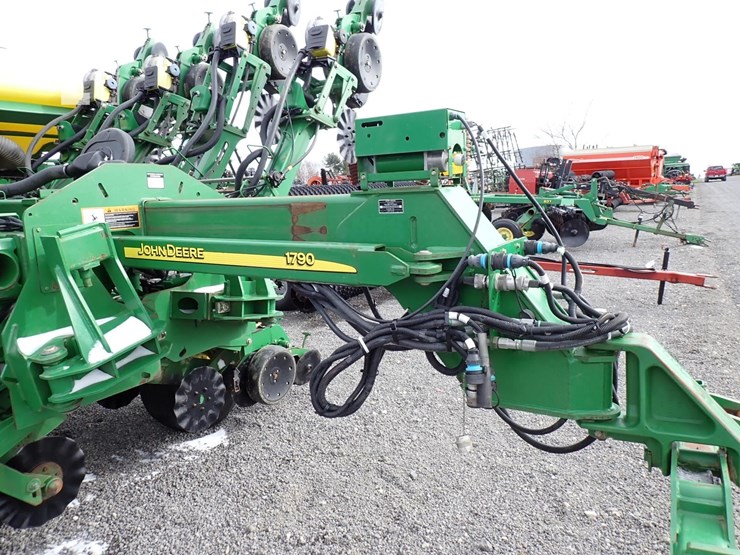 john-deere-1790-image-4