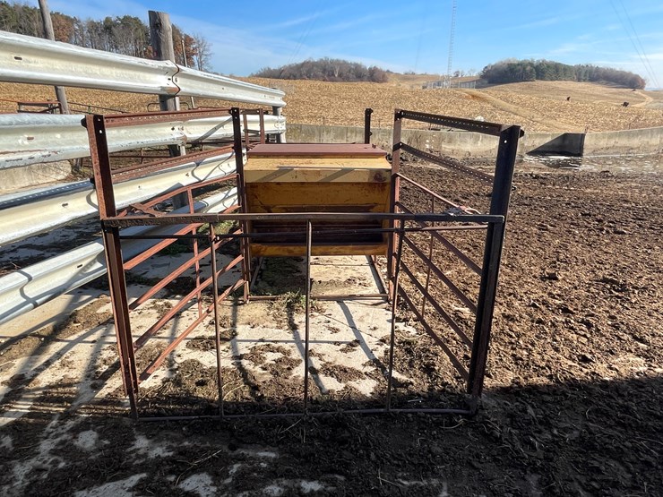 #6053-•-farmstar-double-sided-creep-feeder-image-4