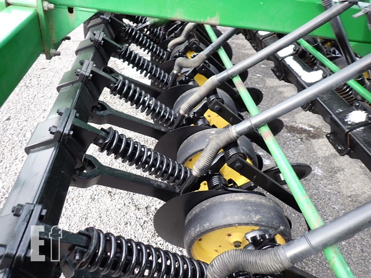 john-deere-750-image-11