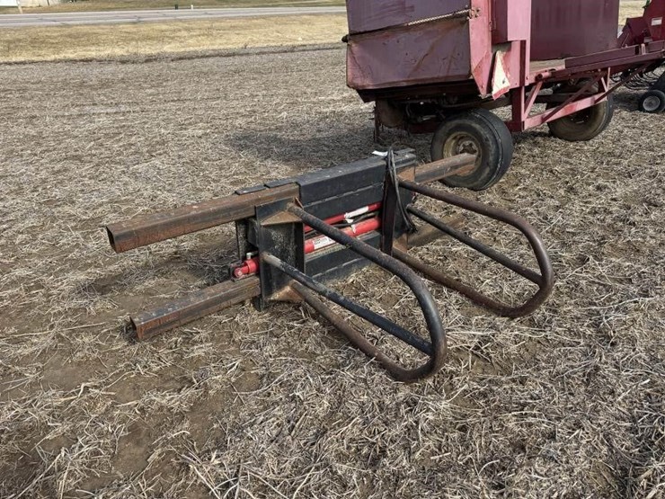 universal-mount-bale-squeeze---off-site-image-3