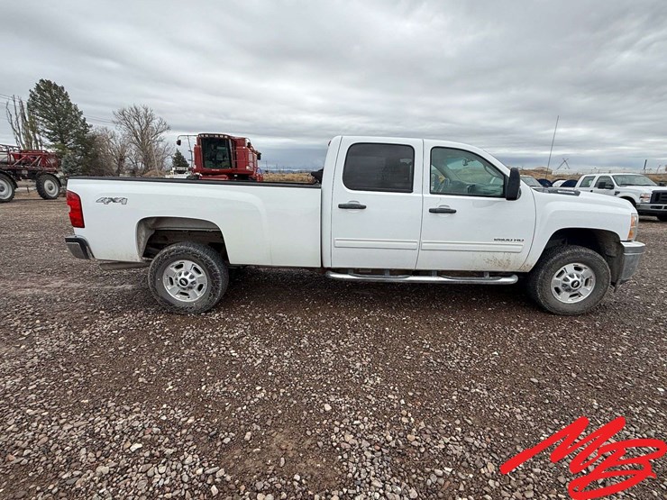 2014-chevrolet-2500-image-3