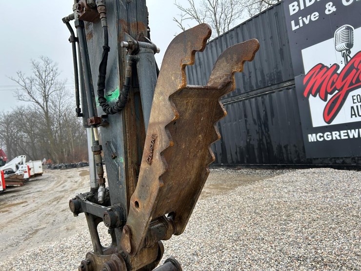 2019-deere-85g-image-9