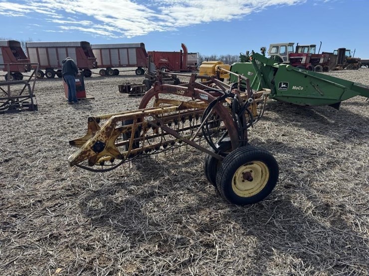 new-holland-258-image-1