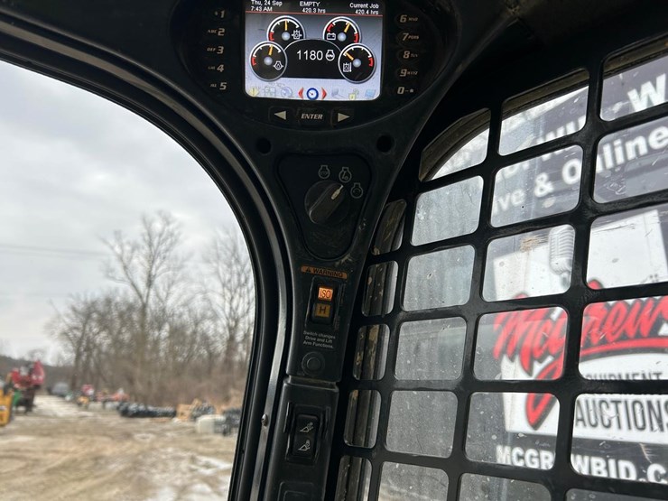 2023-bobcat-t870-image-28