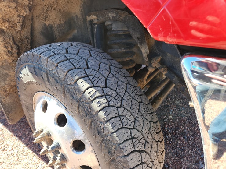 2018-ram-3500-laramie-image-15