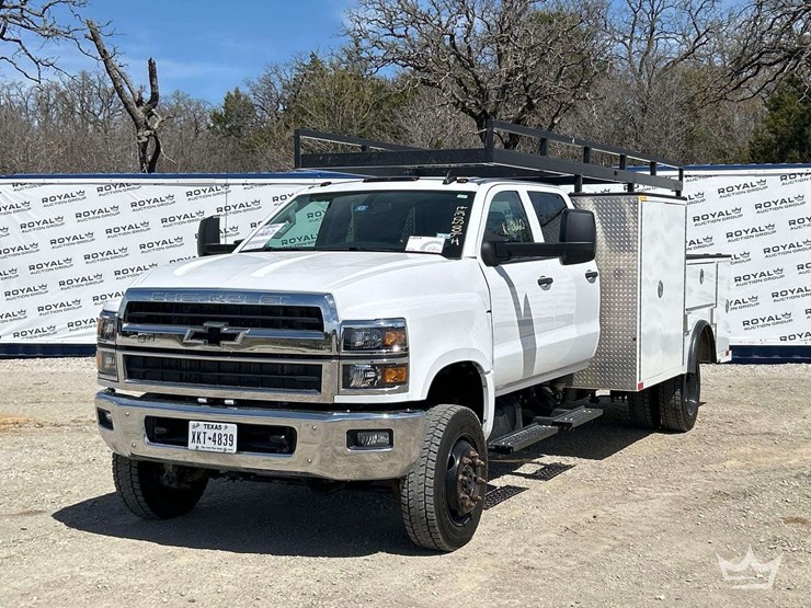 2022-chevrolet-silverado-6500hd-image-1