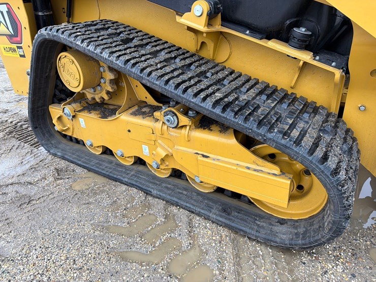 2025-caterpillar-255-image-14