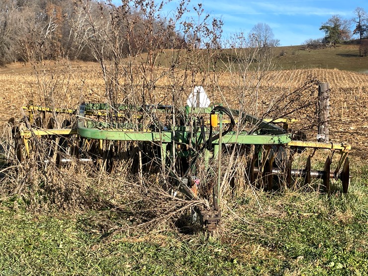 john-deere-210-image-2