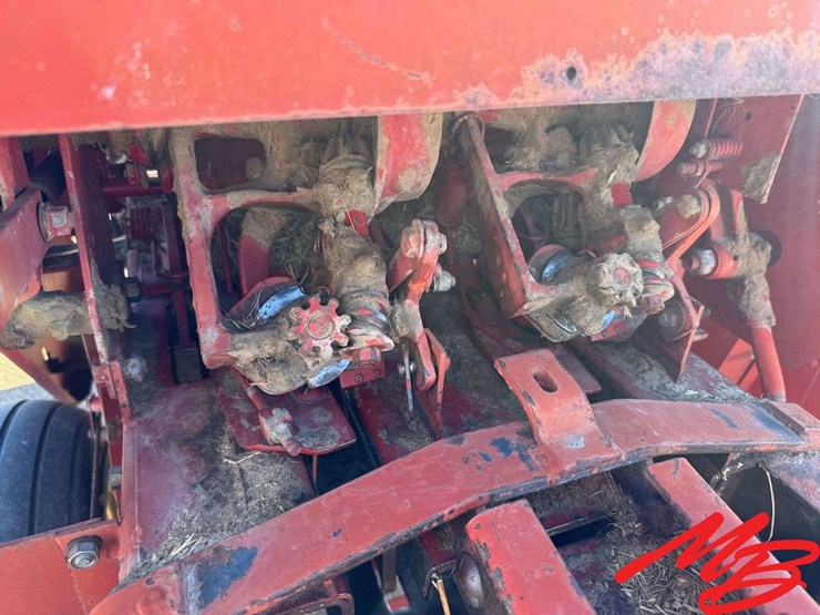 new-holland-315-image-13