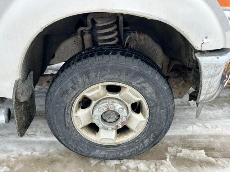 2011-ford-f350-image-66